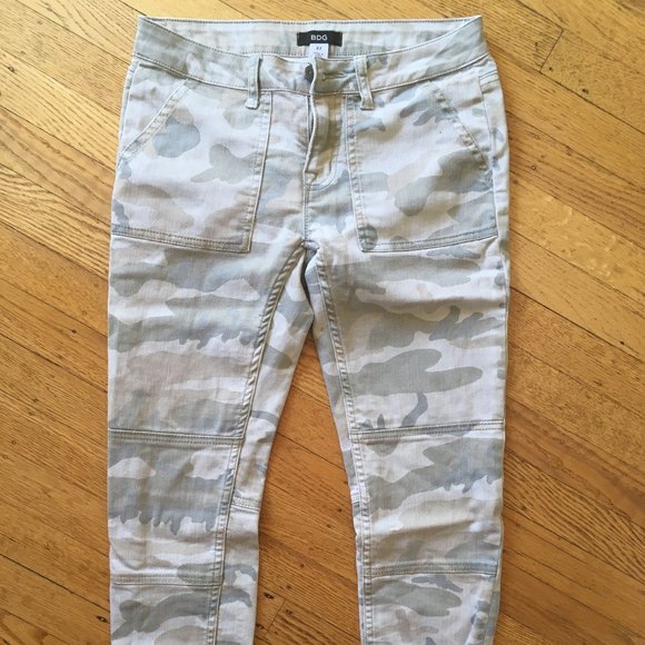 light camo pants